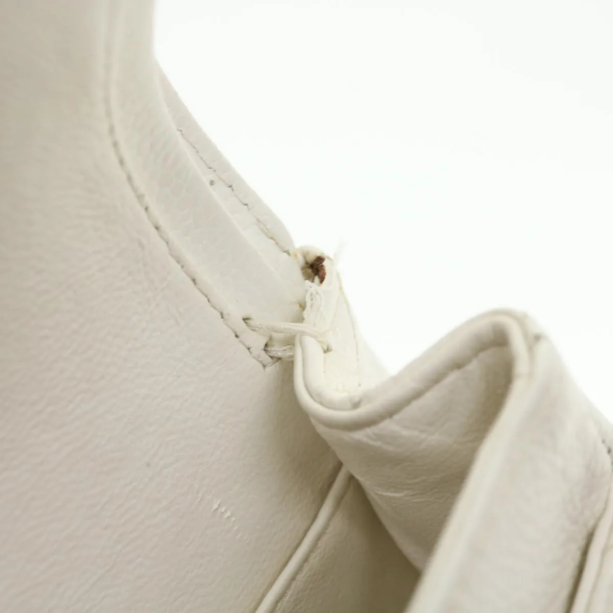 Chanel cream Leather Timeless shoulder bag
