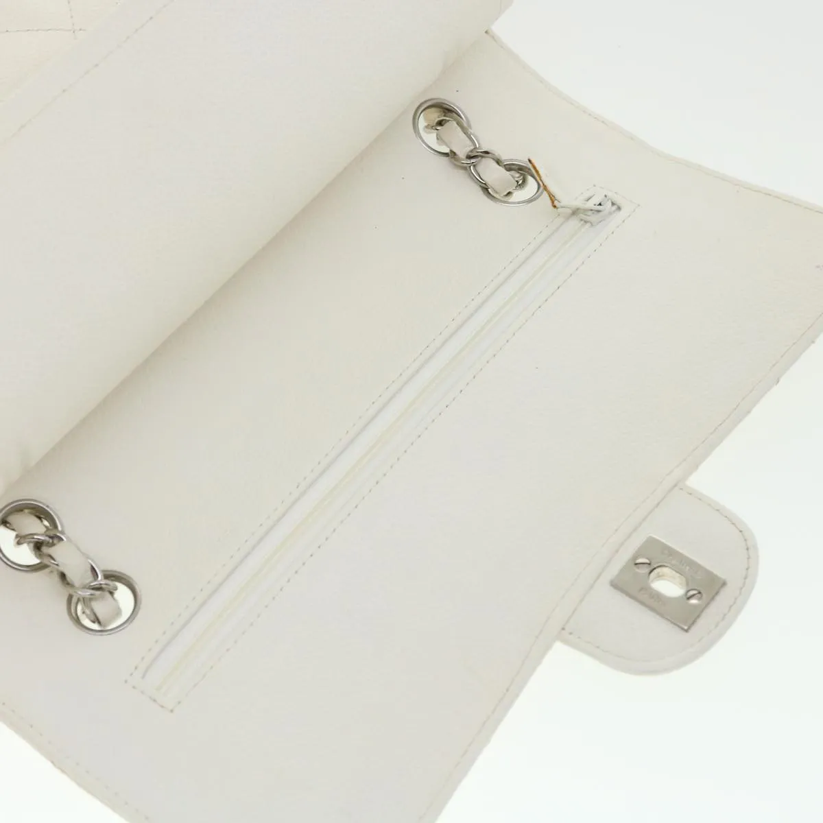 Chanel cream Leather Timeless shoulder bag