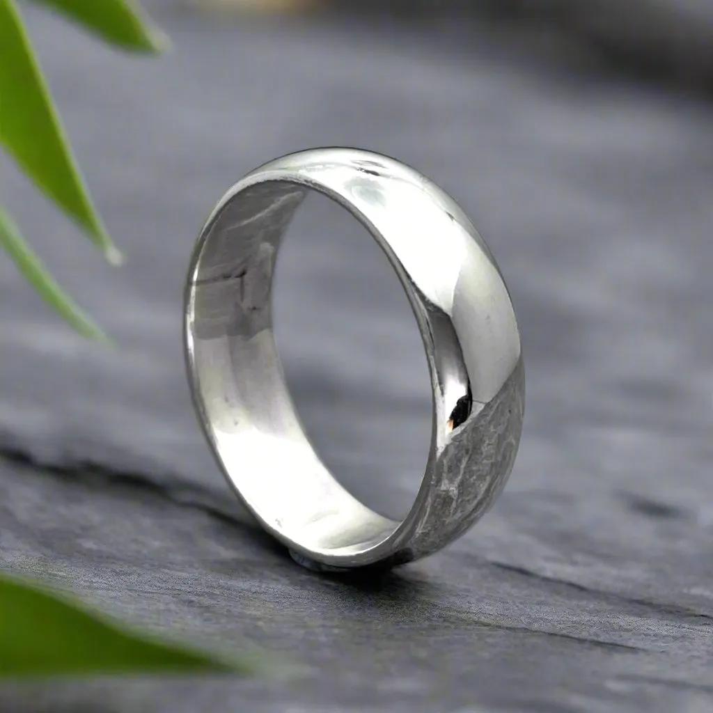 Tara – Eoin Timeless Band Silver Ring
